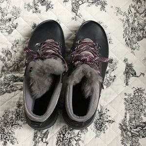 *New*Dansko Vibram Waterproof Black Leather ankle boots! Size 38.